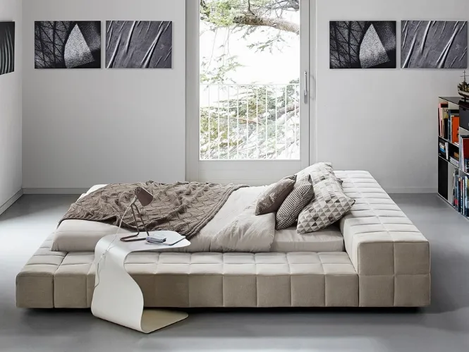 Letto imbottito Squaring di Bonaldo